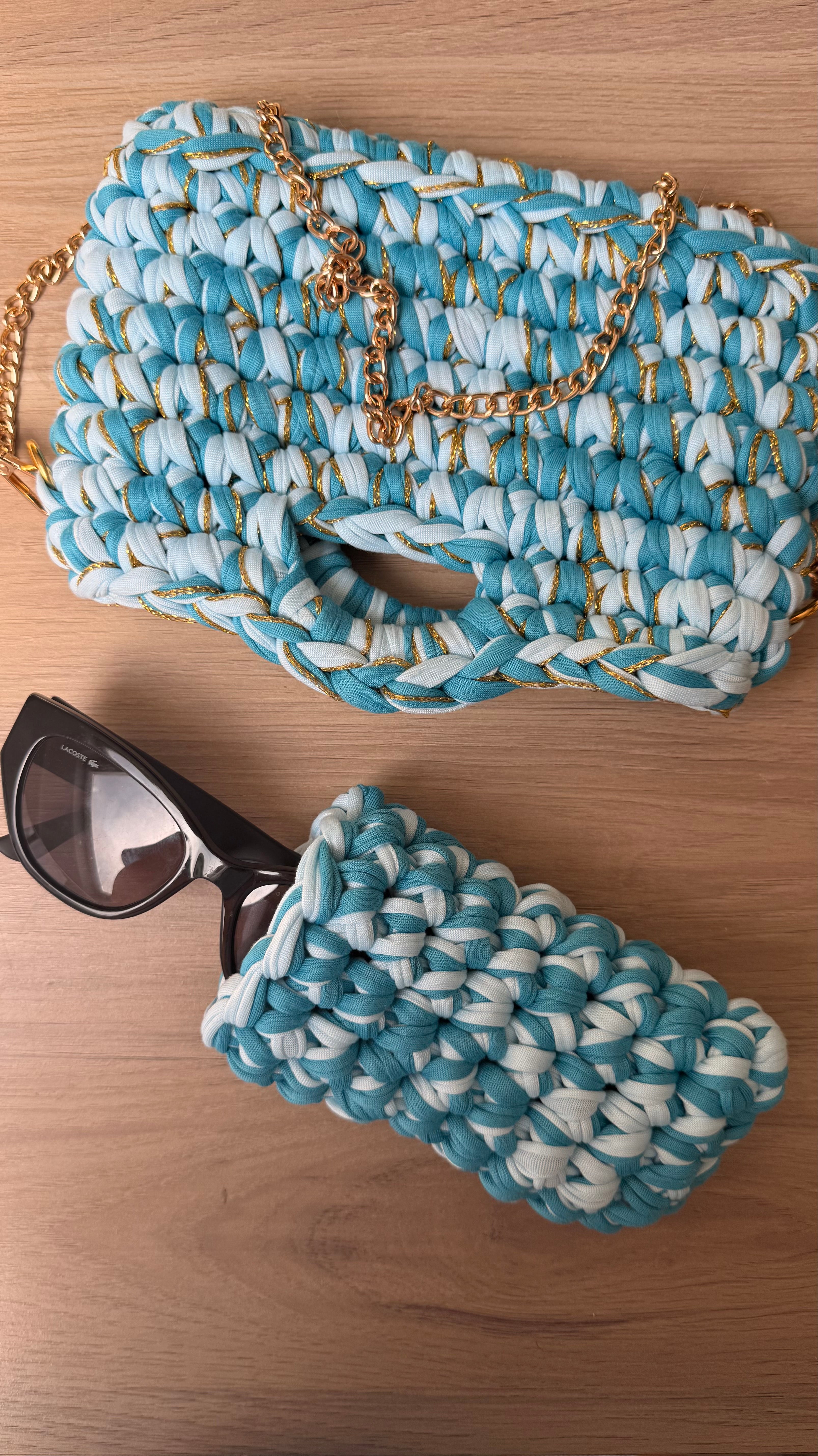 Sac Capri personnalisable et son étui à lunettes assorti