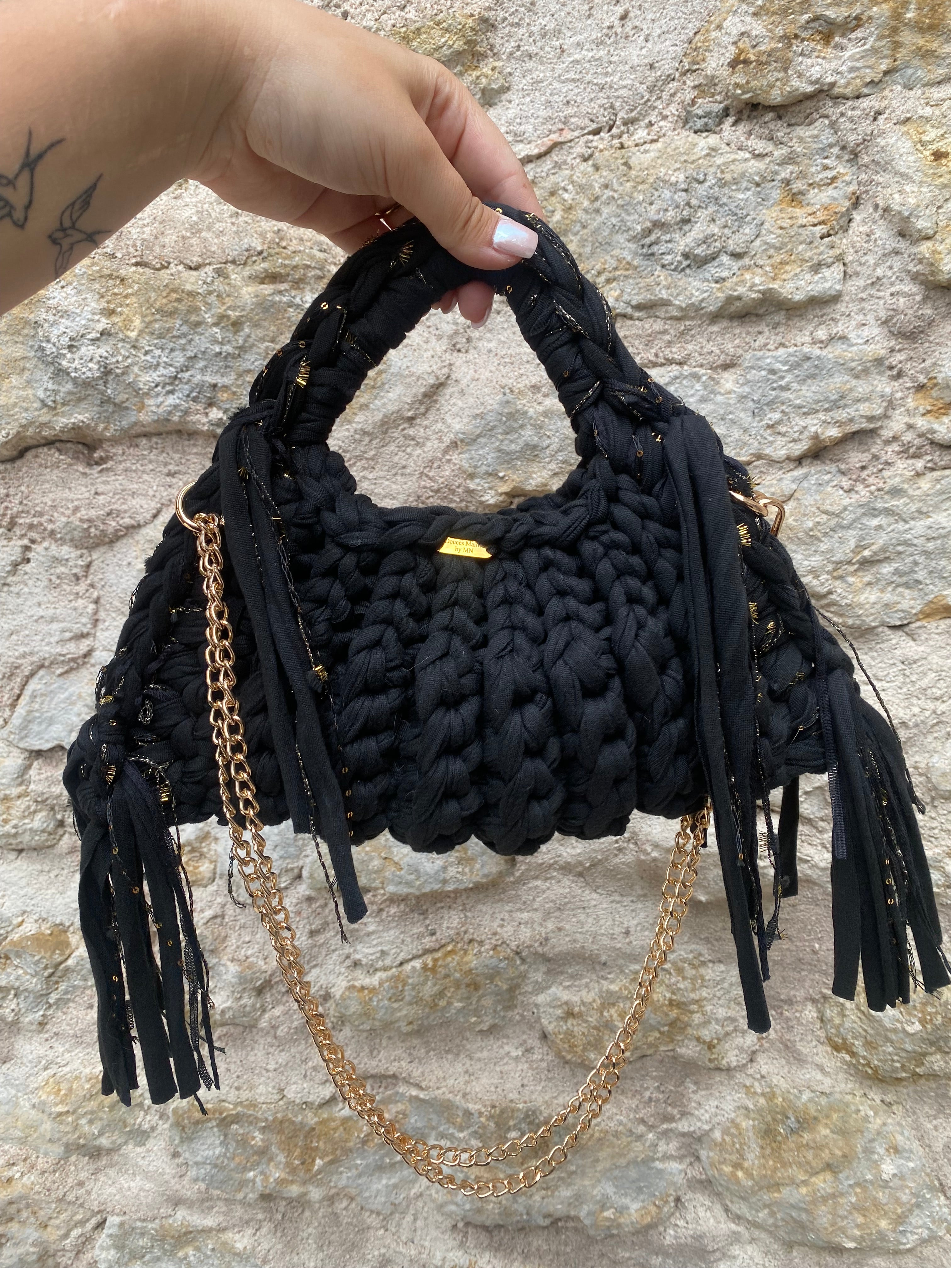 Sac Rétro Noir & Doré à Franges – Fait Main au Crochet