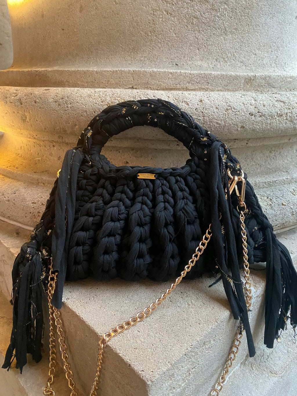 Sac Rétro Noir & Doré à Franges – Fait Main au Crochet